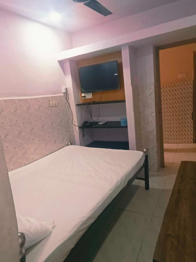 Spot On Sri Krish Hotel Vellore Bagian luar foto